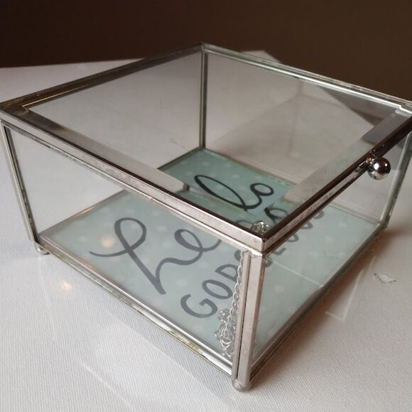 Clear Beveled Glass Jewelry Trinket Box Hinged Lid W/ Chain Hello Gorgeous - Picture 3 of 11